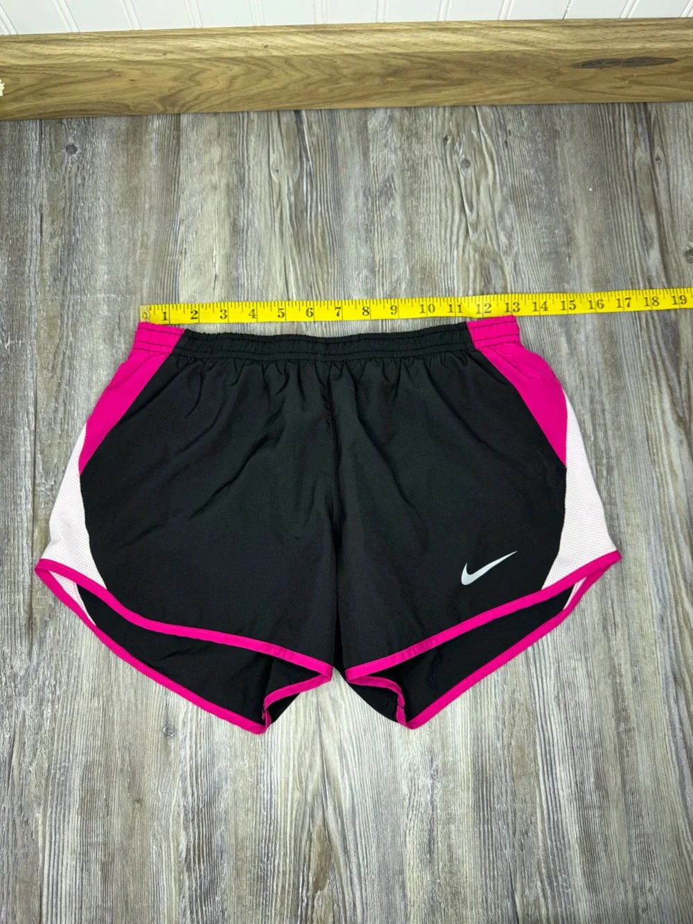 Nike Women’s Black Pink Dri FIT Lined Lightweight Workout Running Shorts Small